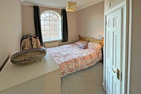 8 Lower Cloister Walk, Exminster, Exeter, EX6 8TZ