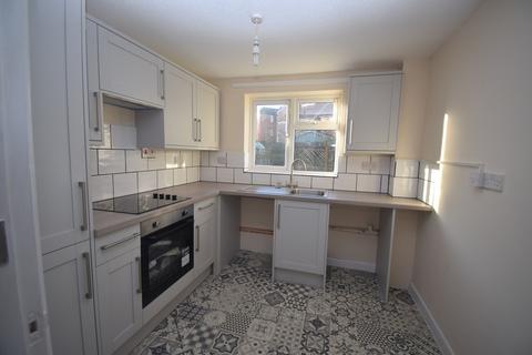 2 bedroom flat to rent, Brookland Road, Langport TA10