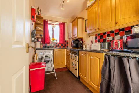 16 Bluebell Close, Kendal, LA9 7SH