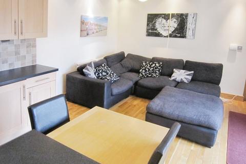 2 bedroom apartment for sale, Old Fold, Leeds LS28