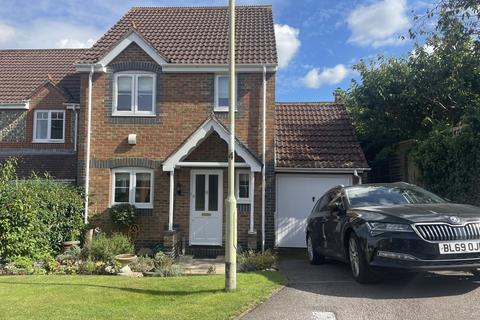 3 bedroom detached house for sale, Aldbourne Close, Hungerford