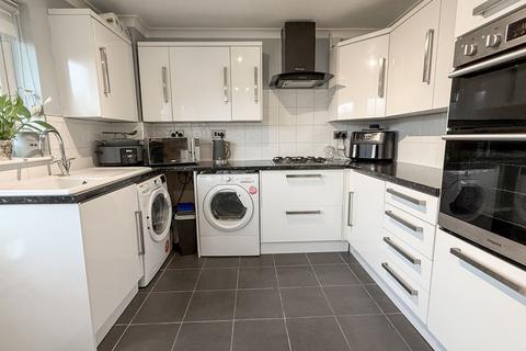 3 bedroom terraced house for sale, Phipps Close, Westbury