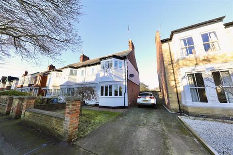 4 bedroom end of terrace house for sale, Victoria Avenue, Hull