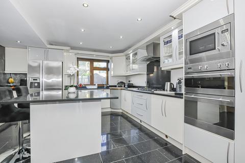 6 bedroom detached house for sale, Colnbrook