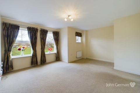 5 bedroom end of terrace house for sale, Clough Drive, Burton-on-Trent