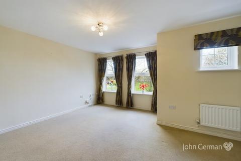 5 bedroom end of terrace house for sale, Clough Drive, Burton-on-Trent