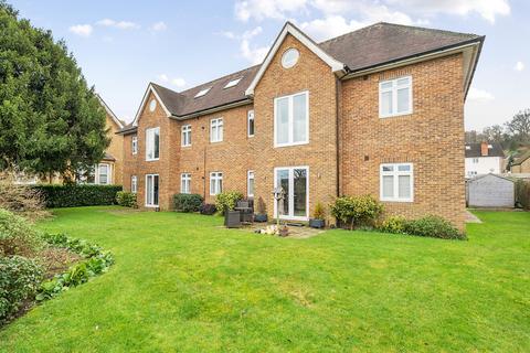 3 bedroom flat for sale, Croft Road, Surrey GU7