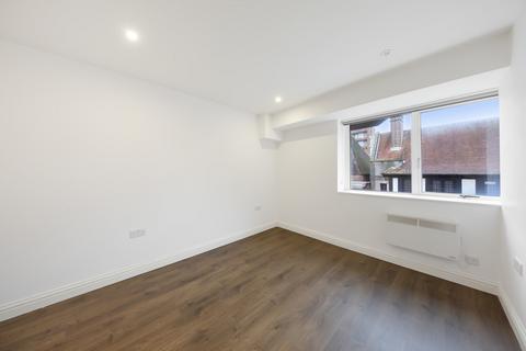 2 bedroom flat to rent, High Street, Watford