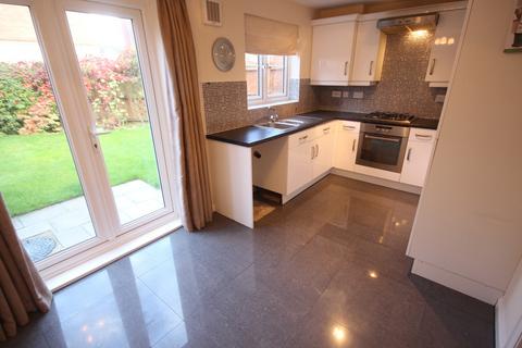 3 bedroom end of terrace house to rent, Main Street, Chorley PR7