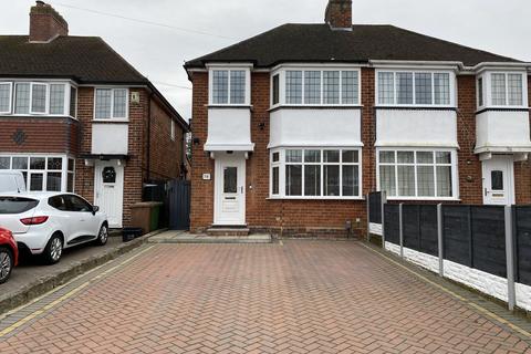 3 bedroom semi-detached house to rent, Redlands Road, Solihull B91