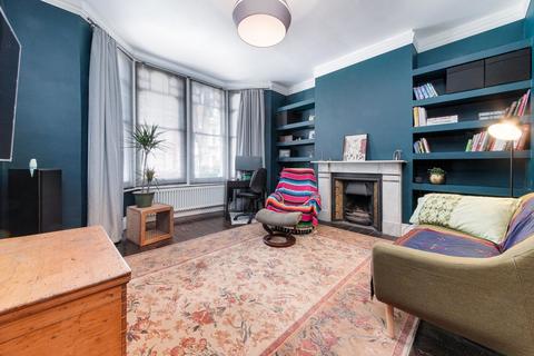 2 bedroom ground floor flat for sale, Lausanne Road, London N8