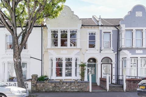 2 bedroom ground floor flat for sale, Lausanne Road, London N8