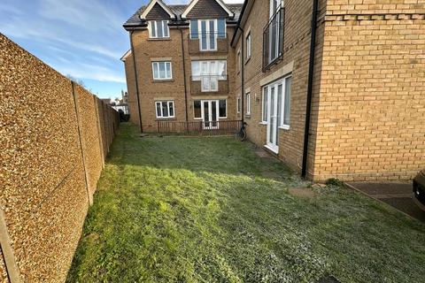 2 bedroom ground floor flat for sale, Ronmarsh Place, Lambton Avenue