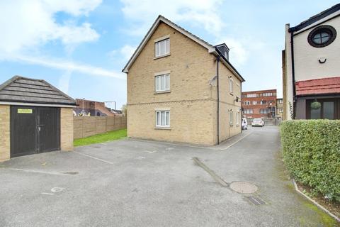 2 bedroom ground floor flat for sale, Ronmarsh Place, Lambton Avenue