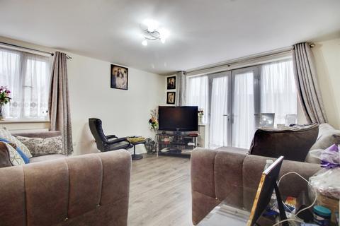 2 bedroom ground floor flat for sale, Ronmarsh Place, Lambton Avenue