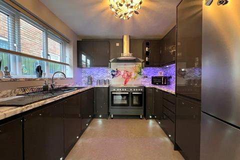 1 Foxcroft Close, Chasetown, Burntwood, WS7 4ST