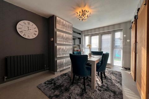 1 Foxcroft Close, Chasetown, Burntwood, WS7 4ST
