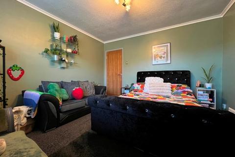 1 Foxcroft Close, Chasetown, Burntwood, WS7 4ST