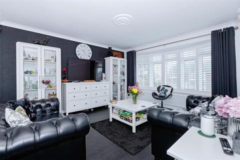 3 The Maples, Ferring, Worthing, BN12 5PR