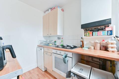 1 bedroom flat to rent, Ashlake Road, Streatham, London, SW16