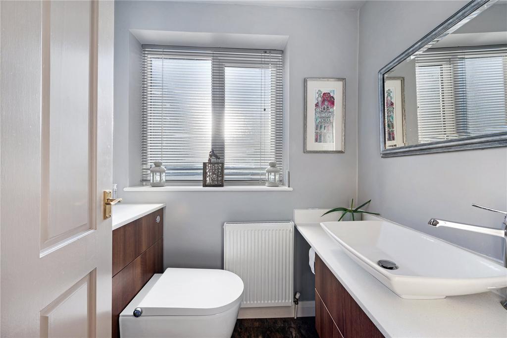 2pc Cloakroom