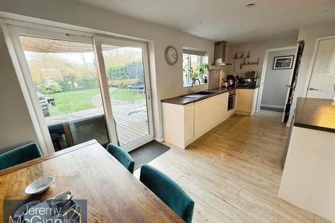 3 bedroom semi-detached house for sale, South Green Drive, Stratford upon Avon