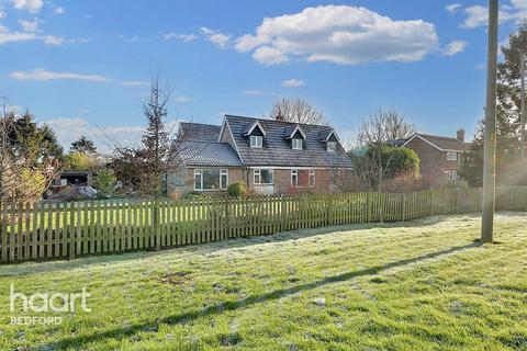 5 bedroom detached house to rent, Kimbolton Road, BEDFORD