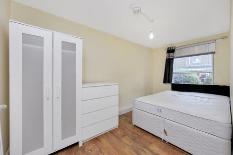 4 bedroom terraced house to rent, Julian Place, London E14