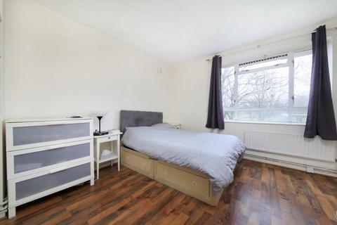 2 bedroom flat to rent, Stephen Sanders Court, Salcott Road, London