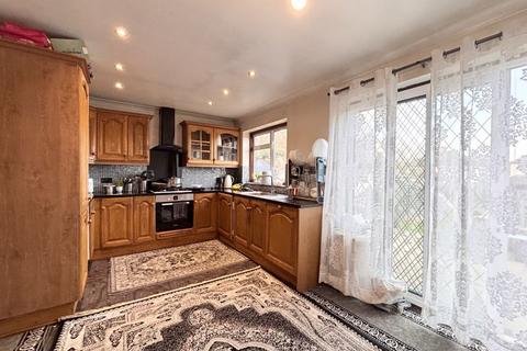 3 bedroom semi-detached house for sale, The Chase, Edgware