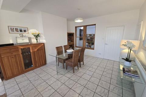 25 Beach Terrace, Newbiggin-by-the-sea, NE64 6XE