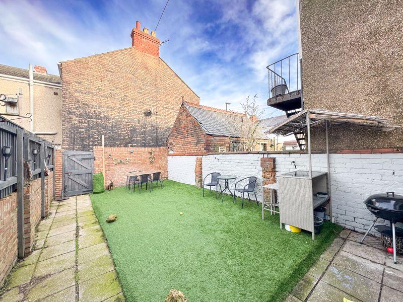 Photo 10