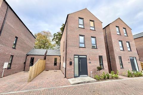 undefined, THE GLADE, GRIMSBY