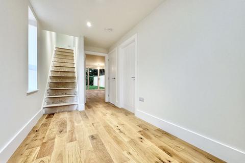 undefined, THE GLADE, GRIMSBY