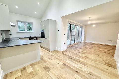 undefined, THE GLADE, GRIMSBY