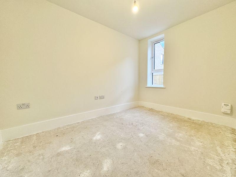 Sitting room/gf bed