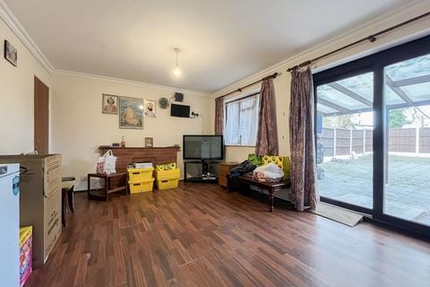 3 bedroom semi-detached house for sale, Parkfield Road, Wolverhampton