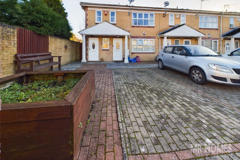 2 bedroom maisonette for sale, Eddystone Close, Grangetown, Cardiff, CF11 8EB