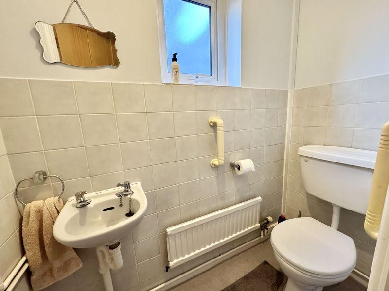Cloakroom / WC