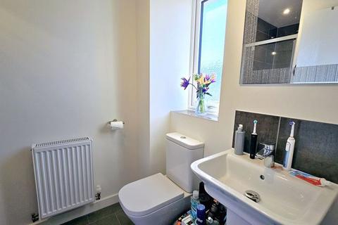 6 Swallowtail Road, Holmer, Hereford, HR4 9EF