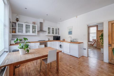 2 bedroom end of terrace house for sale, Bayswater Terrace, Halifax