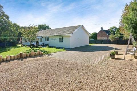 3 bedroom bungalow for sale, Rookley