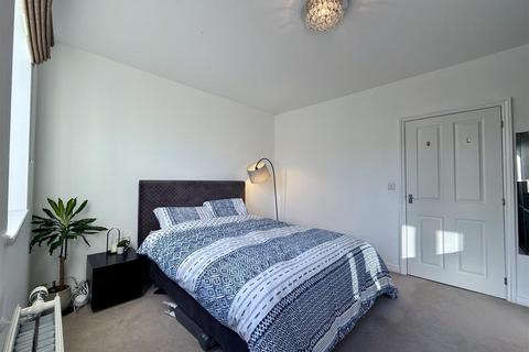 93 Morphou Road, London, NW7 1BG