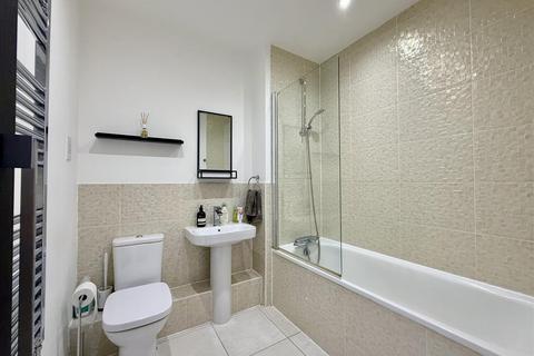93 Morphou Road, London, NW7 1BG
