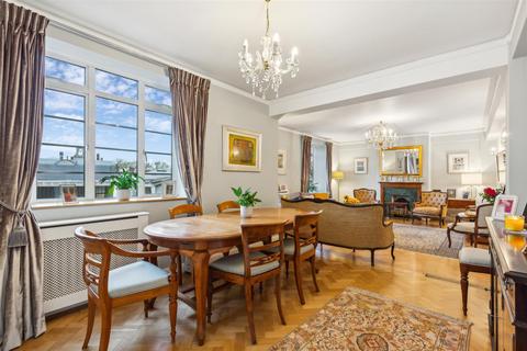 4 bedroom flat for sale, Latymer Court, Hammersmith Road, London, W6