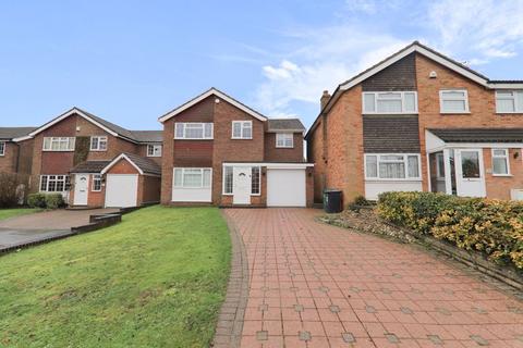 4 bedroom detached house to rent, Birch Drive, Rickmansworth WD3