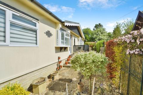 2 bedroom park home for sale, Wildwood Park, Cirencester, Gloucestershire