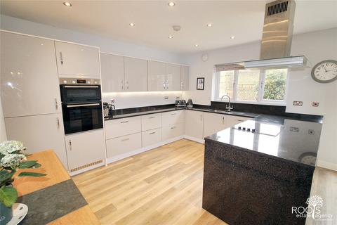 5 bedroom detached house for sale, Meadowbrook, Newbury RG20