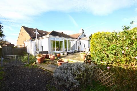 6 bedroom detached bungalow for sale, Warden Road, Eastchurch