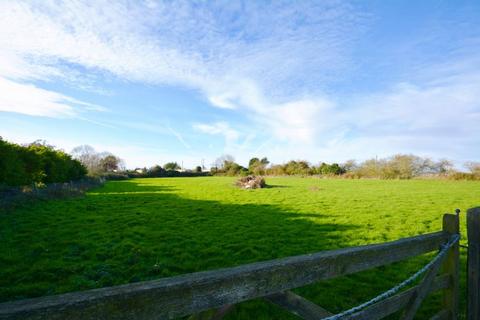 6 bedroom detached bungalow for sale, Warden Road, Eastchurch